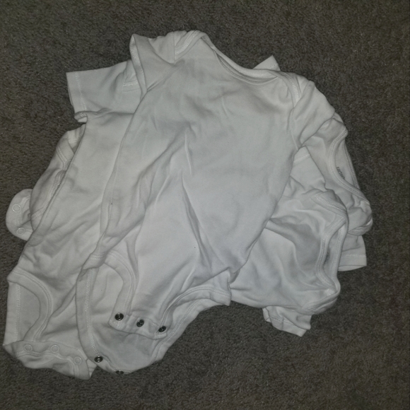 Carter's baby tshirts 5 piece 6month - Picture 1 of 3